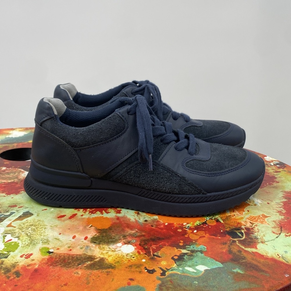 O by Everlane Tread The Trainer Sneakers Size Women 7 Men 5 Navy Blue Leather‎